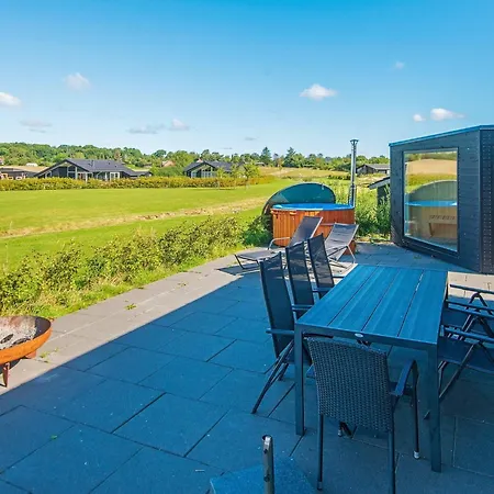 10 Person In Ferienhaus *